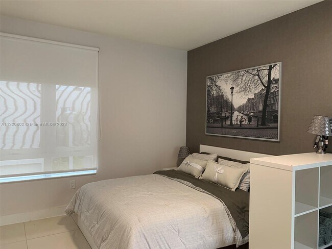 Foto del edificio - 6428 N W 104th path