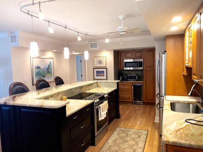 Foto del edificio - 5440 N Ocean Dr