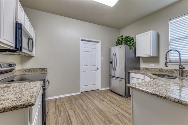 Foto del edificio - 12169 Thicket Bend Dr