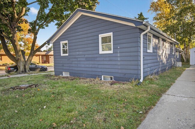 Building Photo - 3603 21st Ave