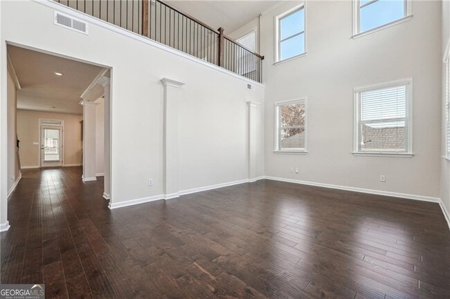 Foto del edificio - 3373 Shoals Ridge Dr