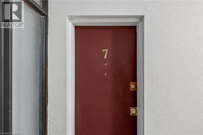 Building Photo - 237 Mohawk Rd E