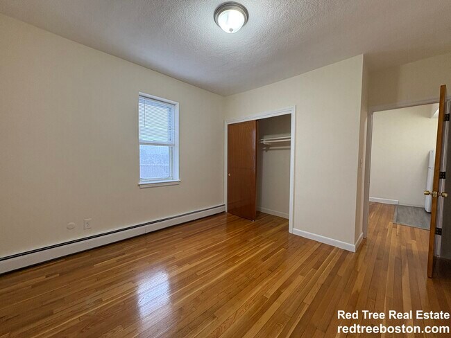 Foto del edificio - 164 N Beacon St