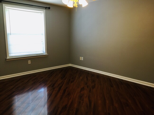 Master Bedroom - 105 Pelham Square Way