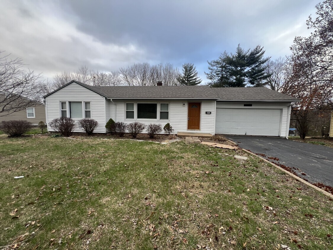 Building Photo - 613 Plantmore Dr