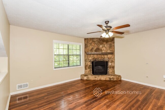 Building Photo - 129 Little Brook Dr