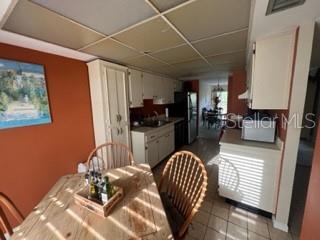 Building Photo - 2700 Cove Cay Dr