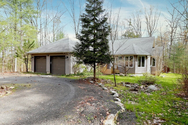 Building Photo - 63 Lawrence Hill Rd