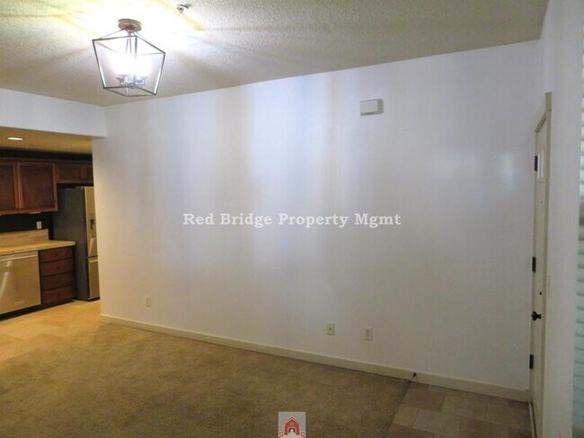 Foto del edificio - 740 NE Adwick Dr