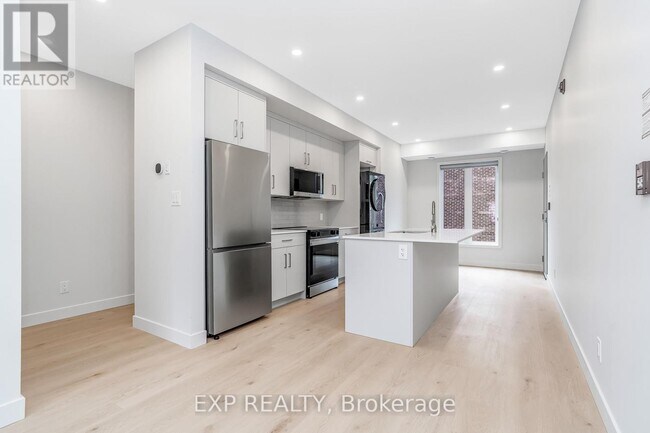 Photo du bâtiment - 1267 Summerville Ave