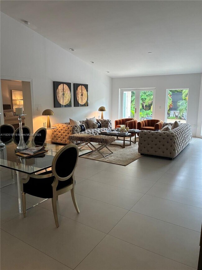 Foto del edificio - 323 Caribbean Rd
