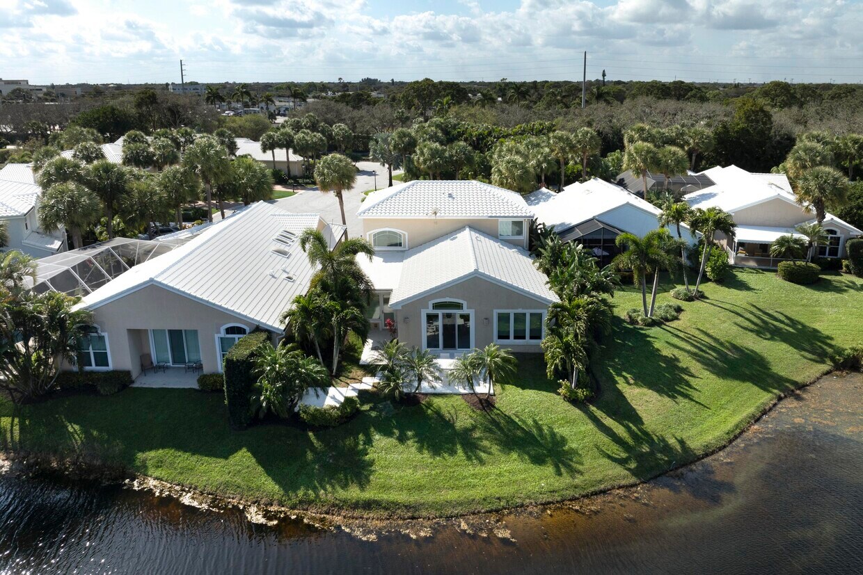 Foto principal - 17080 Crossgate Dr