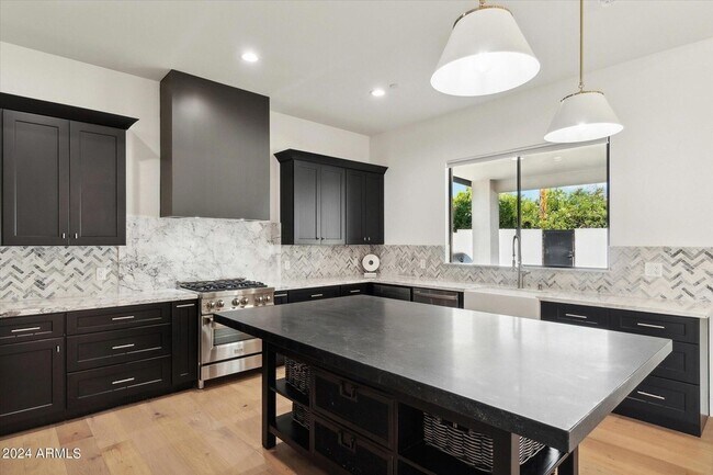 Foto del edificio - 1420 N 78th St