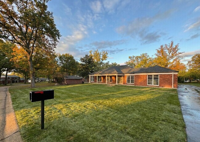 Vista de calle - 14060 Agusta Dr