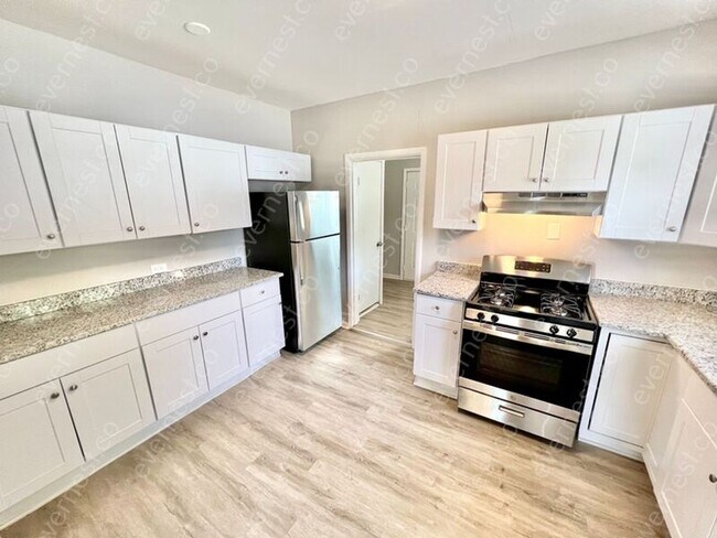 Foto del edificio - 524 W 35th St