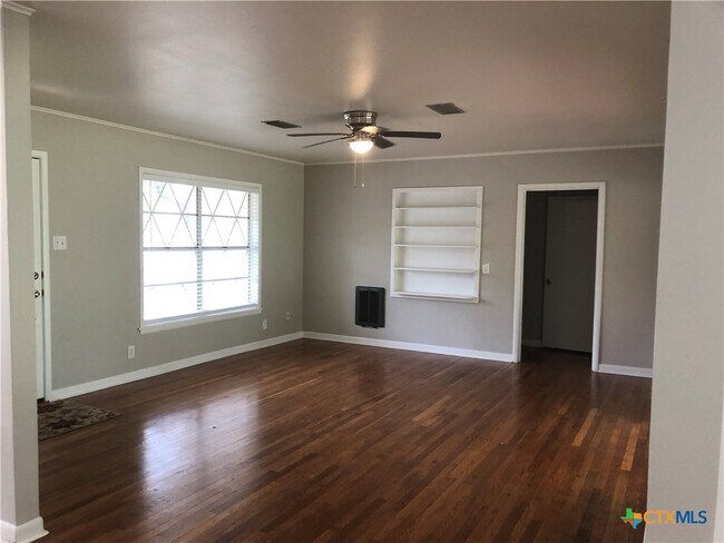 Foto del edificio - 1175 Canyon Dr