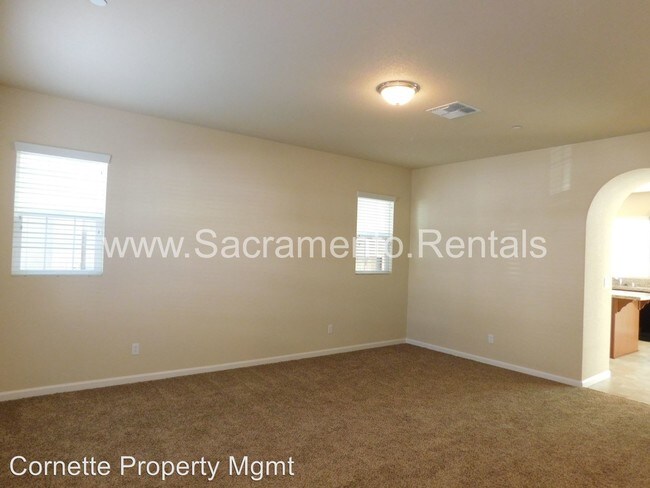 Building Photo - 310 Maidenbrook Ln