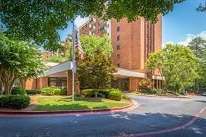 Building Photo - 300 Johnson Ferry Rd