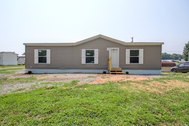 Building Photo - 205 Seays Rd