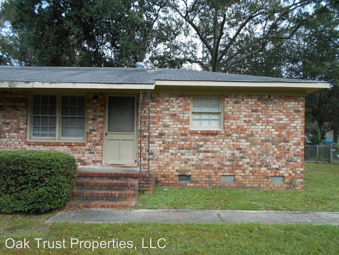 Primary Photo - 2 br, 1 bath House - 6904 S. Kenwood Drive