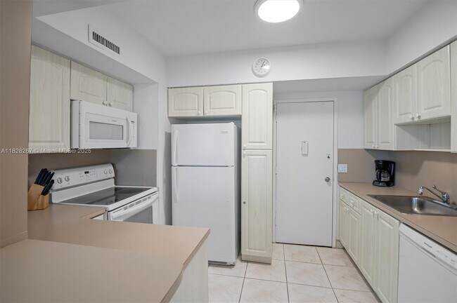 Foto del edificio - 3505 S Ocean Dr