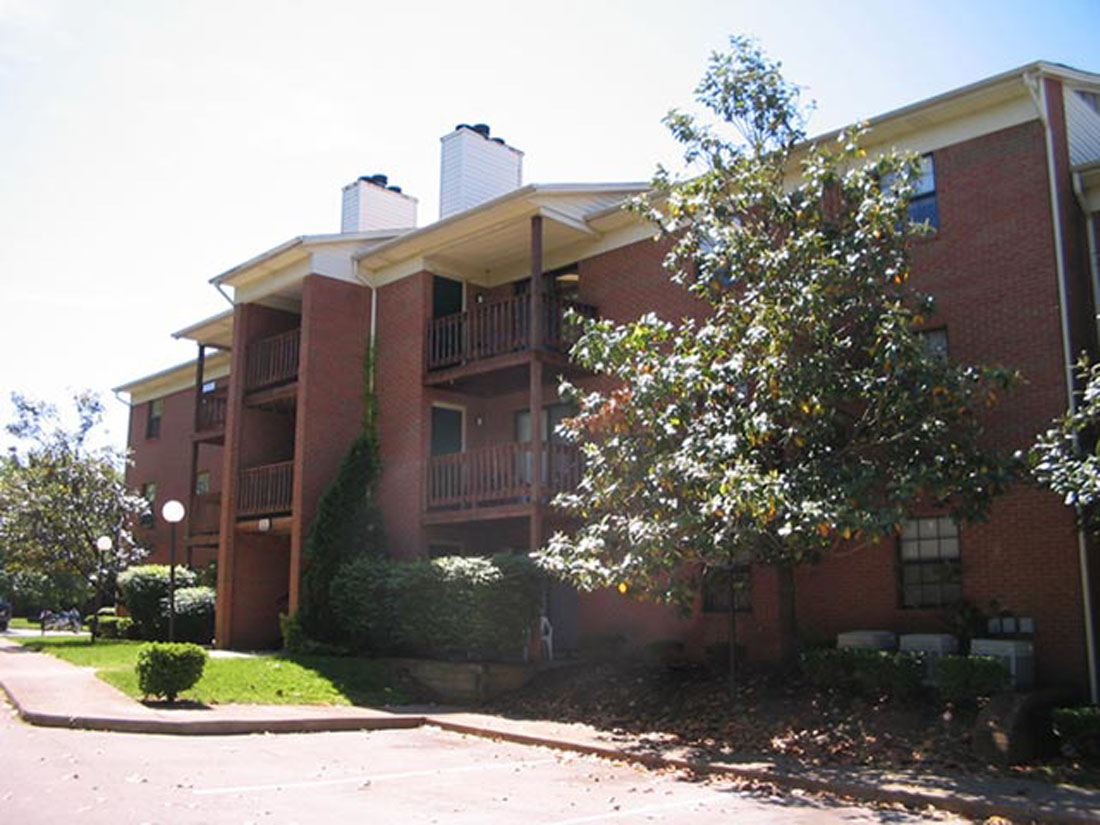 Foto principal - Allison Heights Apartment Community