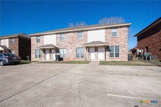 Building Photo - 4003 Pilgram Dr