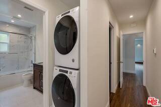 Foto del edificio - 10634 Wellworth Ave