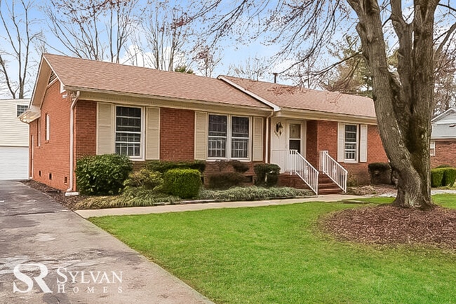 Foto del edificio - Come view this charming 3BR 2BA home