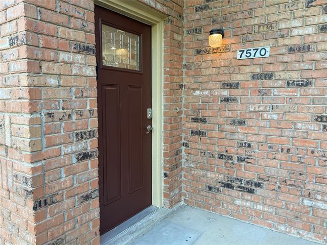 Foto principal - 7570 Kings Ridge Rd
