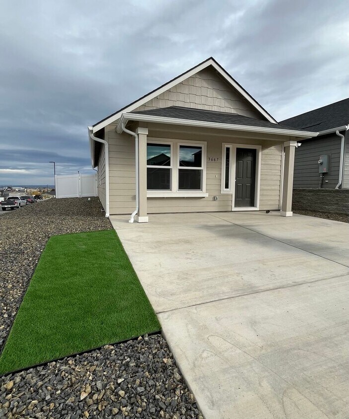 Foto principal - New Single Level Home in SunRidge Community