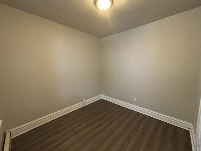 Foto del edificio - 3-bed gem for rent in Gary!