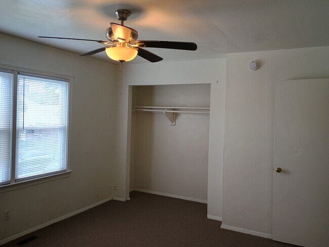 Dormitorio principal - 6617 Stoney Point North
