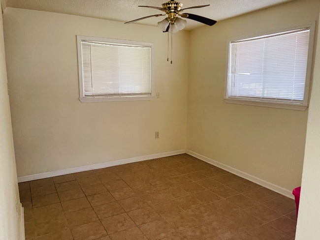 Foto del edificio - 6444 Silverleaf Ave