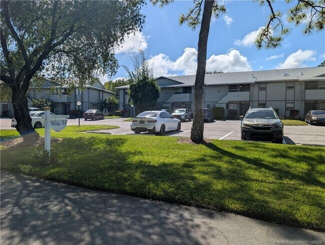 Foto del edificio - 8291 SE Croft Cir