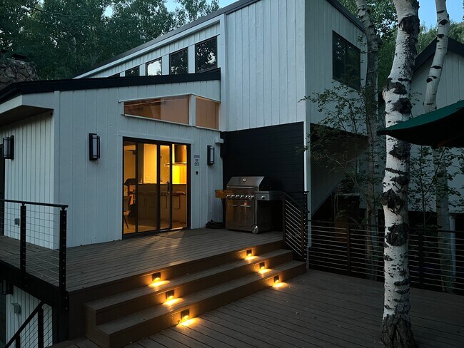 Foto del edificio - 262 Eastwood Rd
