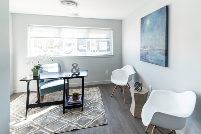 Building Photo - VIDA Apartments and Townhomes