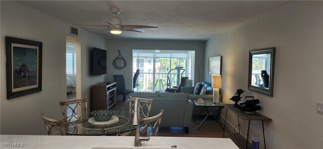 Foto del edificio - 1051 Foxfire Ln