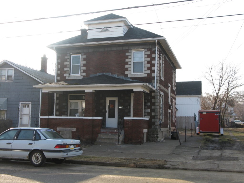 Primary Photo - 545 W 17th St