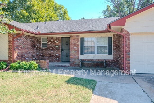Building Photo - 2412 Laneway Dr