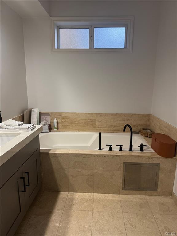 Foto principal - 305 Arnaz Dr