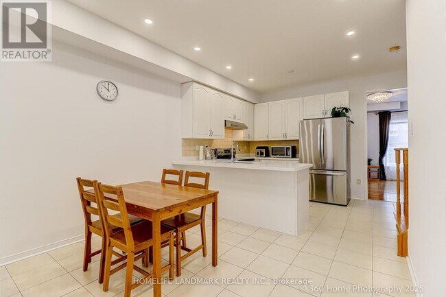 Photo du bâtiment - 51 Lebovic Dr