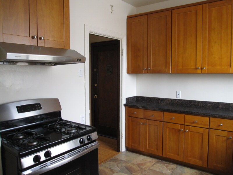 Primary Photo - 1410 32nd Ave