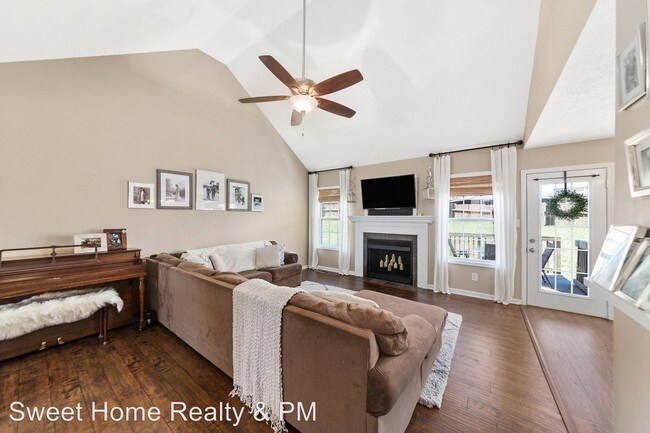 Building Photo - 3 br, 2 bath House - 1172 Viewmont Drive