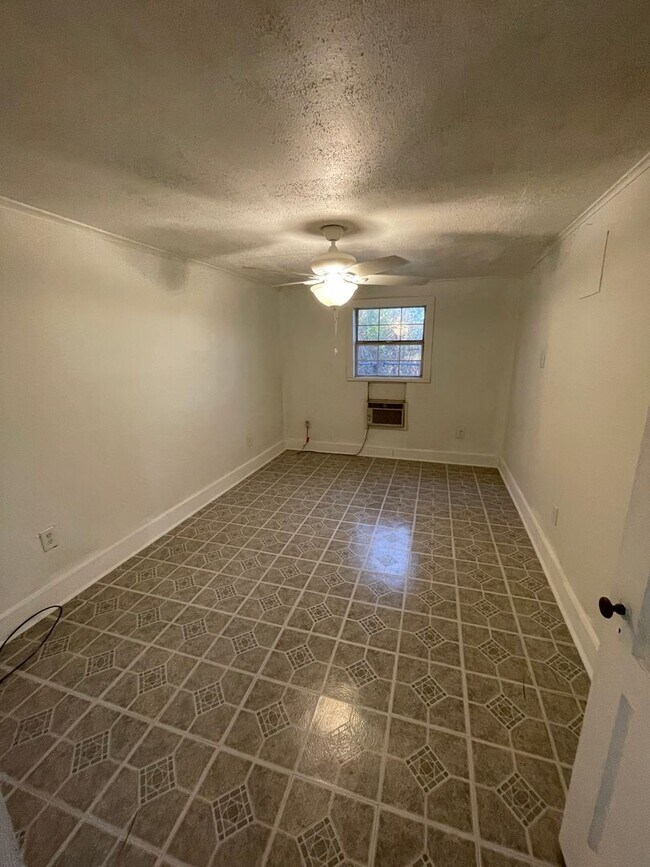 Foto del edificio - House for rent downtown!