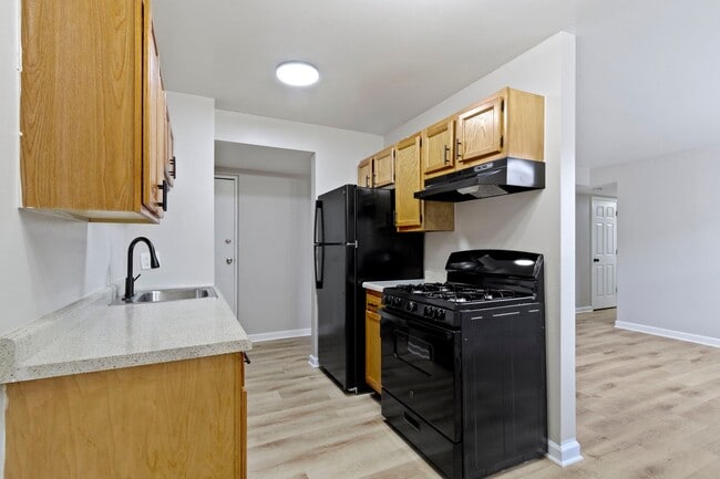 Building Photo - The Courts Apartment Homes