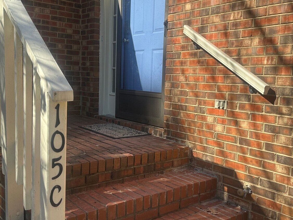 Building Photo - Coming Soon! 2BR, 2BA Condo in Durham Woodcroft Community