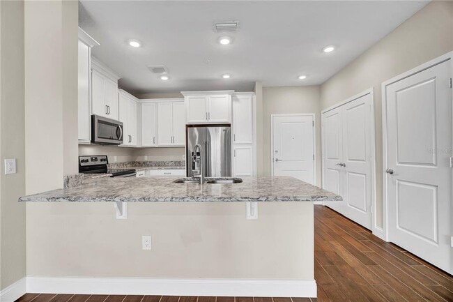Building Photo - 7517 Laureate Blvd