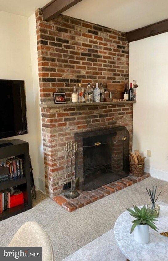 Primary Photo - 412 Spruce St