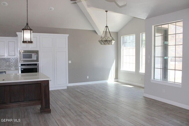 Building Photo - 12225 Rathmore Dr